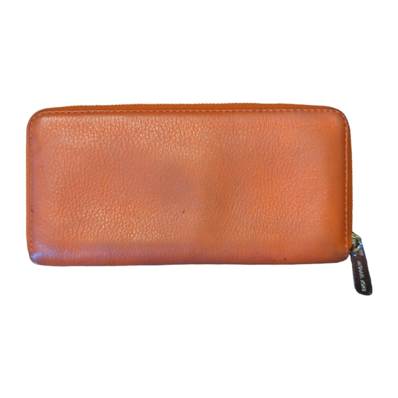 #54 - Michael Kors Wallet - Picture 5 of 7